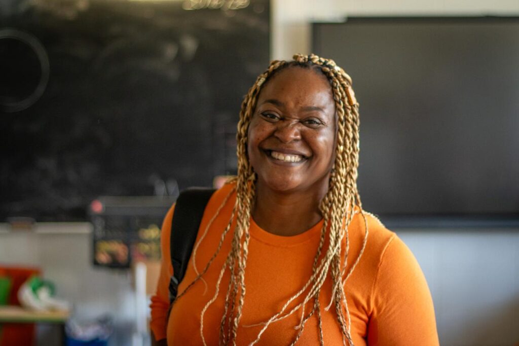 EntrevistaRaquel Elá: “Vaig triar ser mestra quan vaig recordar tot el que em varen ajudar els meus professors”