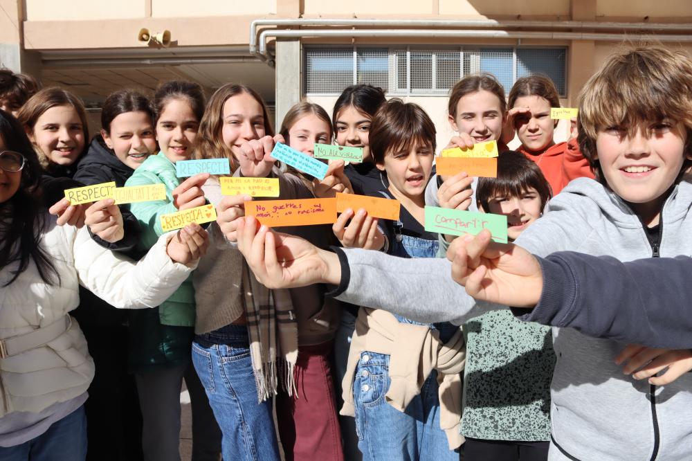 Actualitat20.000 infants d’arreu de Catalunya criden per la pau fundesplai