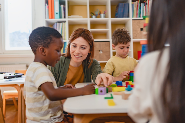OpinióLa figura de l’especialista a l’educació primària: Entre la presència constant i el sentiment de perifèria mestres
